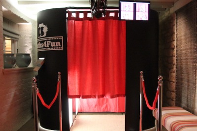 Black Oval Photo Booth